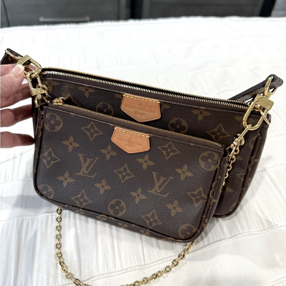 ❤️⭐️PRICE DROP! Louis Vuitton Monogram Crossbody Bag Multi Pochette W/Gold Chain - Picture 3 of 16